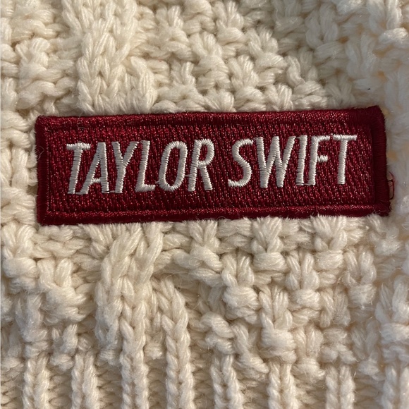 Authentic Taylor Swift RED Cardigan - Picture 4 of 6